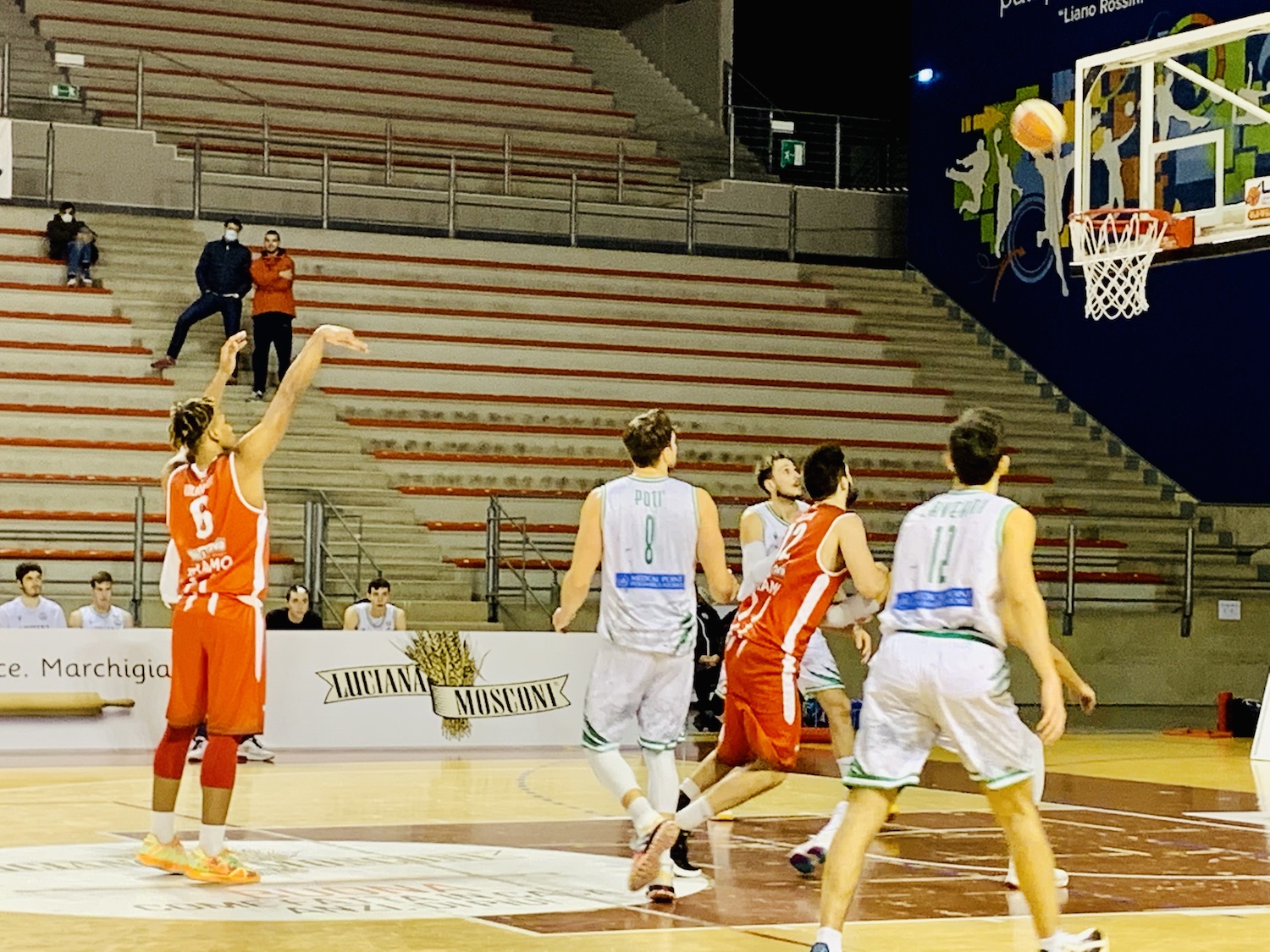 Teramo A Spicchi Campetto Basket Ancona Vs Rennova Teramo